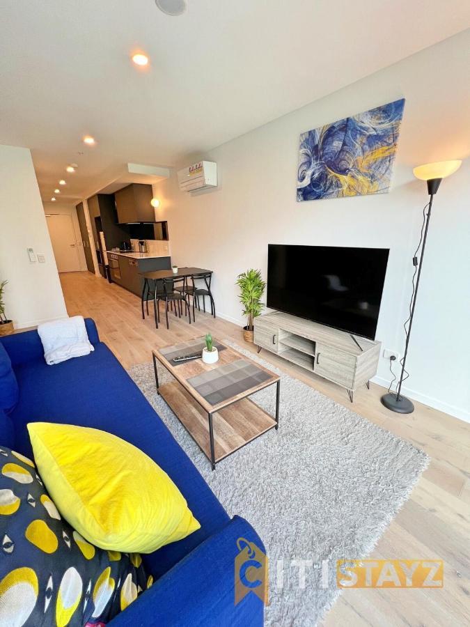 Apartment Beauty In Blue! 1bd 1bth 1crsp Apt - Great Location! *