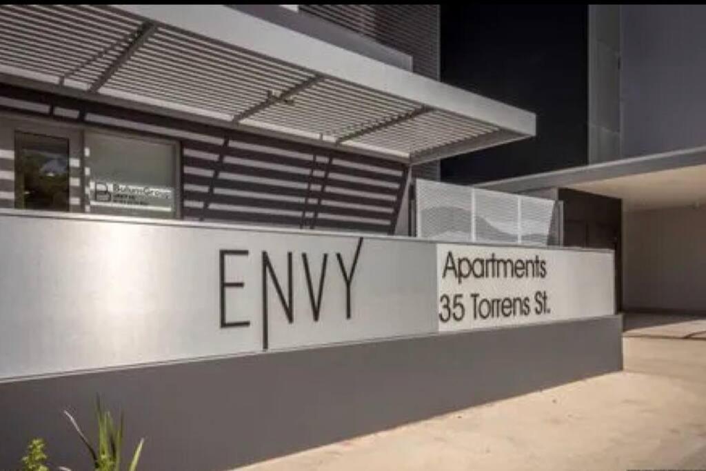 Envy 11 Luxe Spacious 1br Apt Braddon Wifi Wine Secure Parking Apartment Canberra