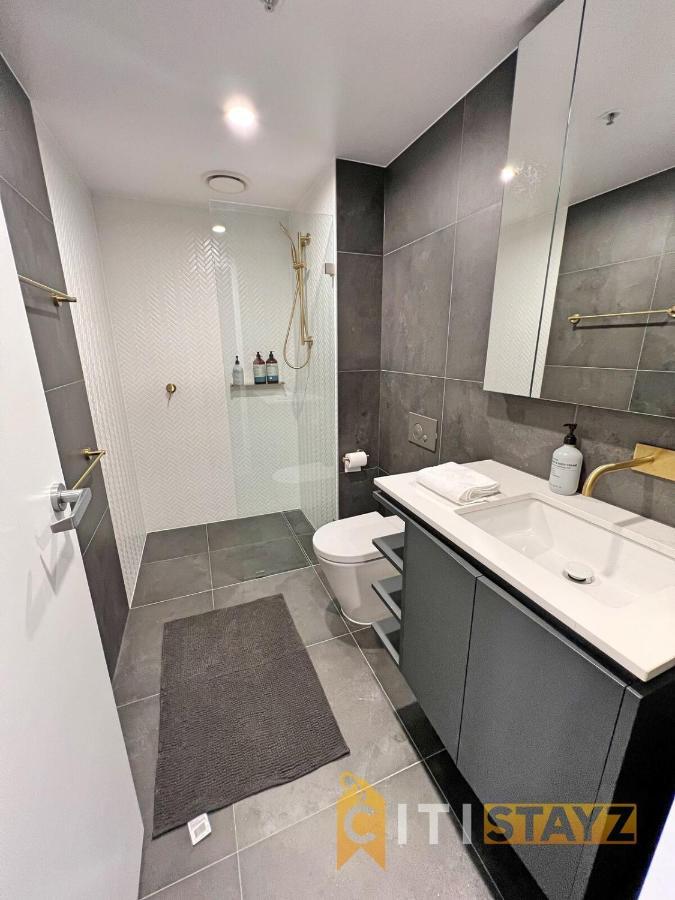 Beauty In Blue! 1bd 1bth 1crsp Apt - Great Location! Apartment Canberra
