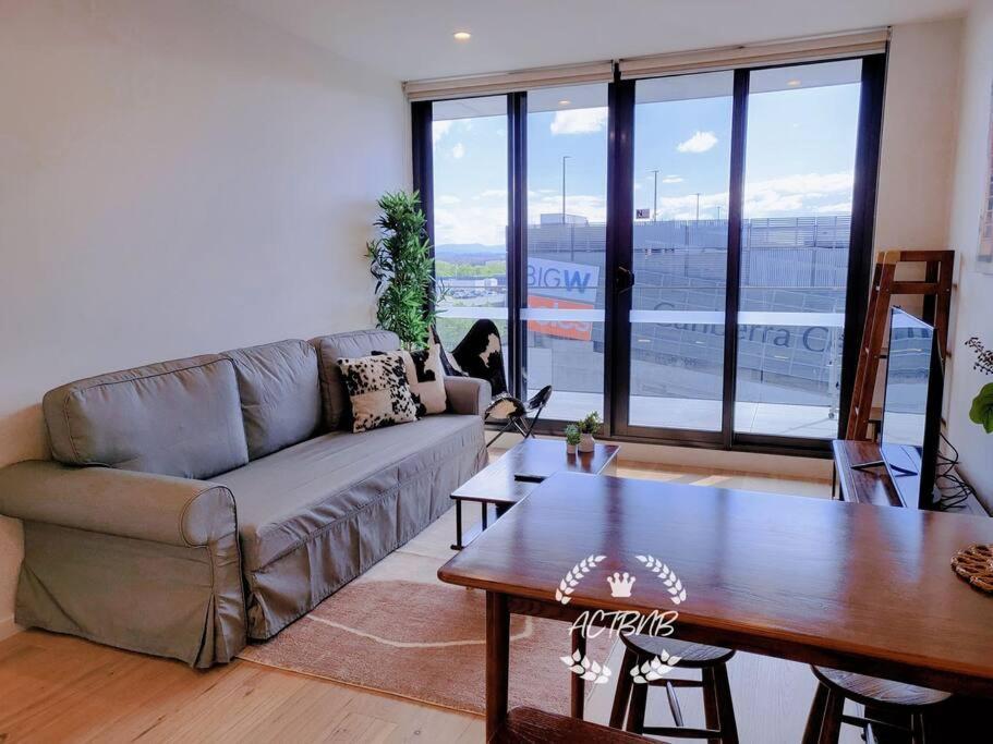 Cbd High Level View 1br Free Parking Apartment Canberra