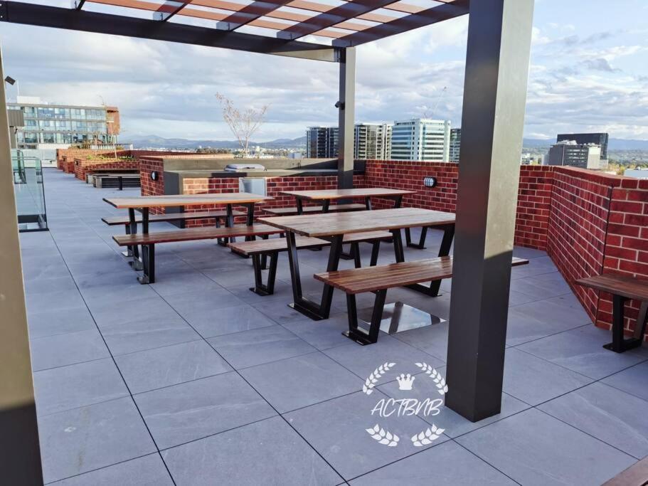 Cbd High Level View 1br Free Parking Canberra