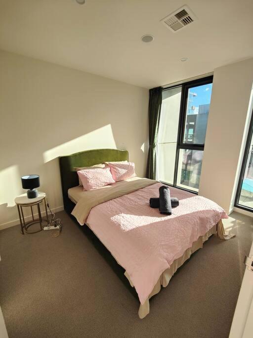 Sunny 2-bedroom @the Heart Of Camberra