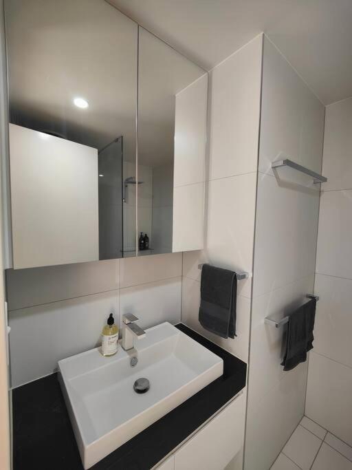 Sunny 2-bedroom @the Heart Of Apartamento *