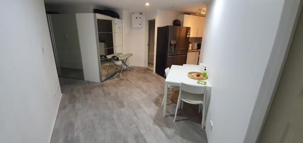 Apartment Dana-spacious Private In Shared 2-bedroom Apartment-2 Canberra