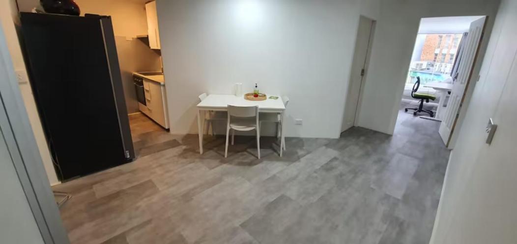 Dana-spacious Private In Shared 2-bedroom Apartment-2 * Canberra