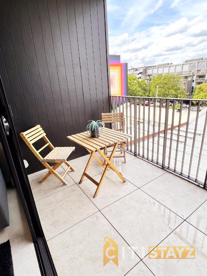 Stylish, Modern, Cute As A Button - Braddon Cbd Apartment