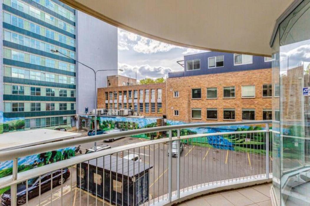 Dana-spacious Private In Shared 2-bedroom Apartment-2 Apartment *
