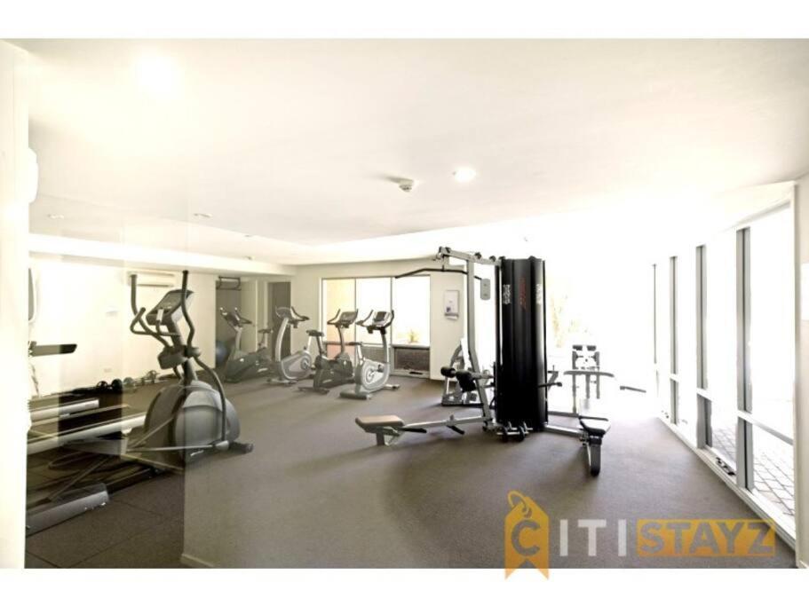 Comfortable & Spacious -2bd 2bth - Braddon Apartment *