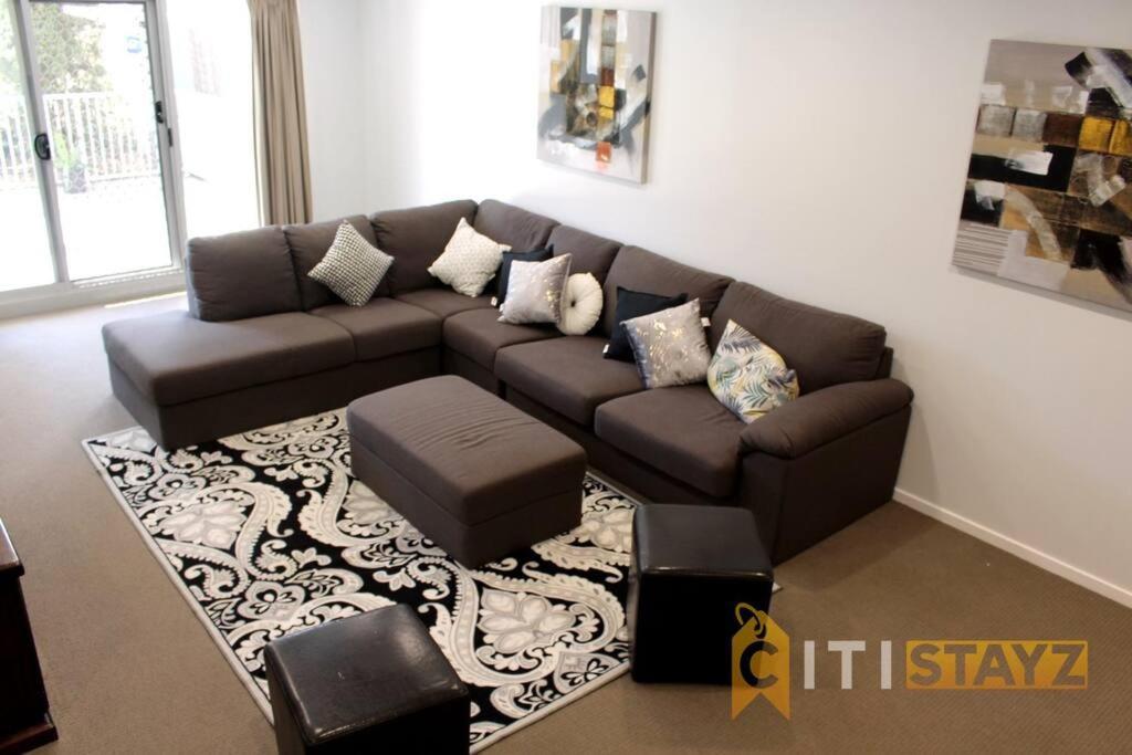 Comfortable & Spacious -2bd 2bth - Braddon