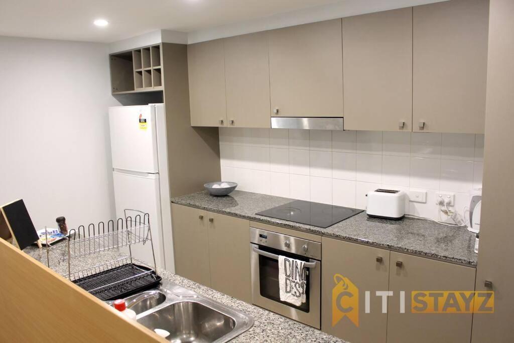 Comfortable & Spacious -2bd 2bth - Braddon Canberra