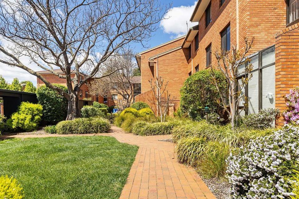 Aparthotel Oxley Court Serviced Camberra