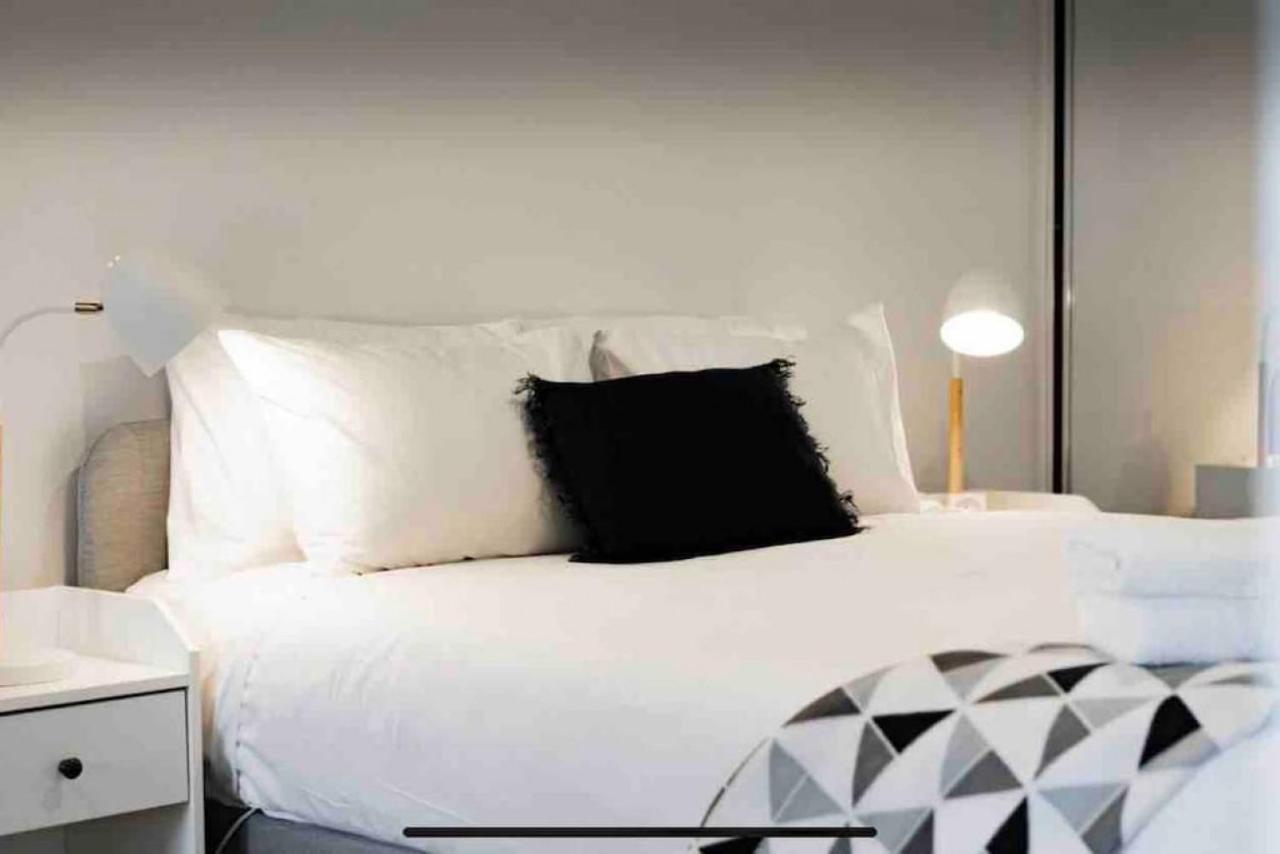 1br Braddon Retreat With Mountain Views Canberra