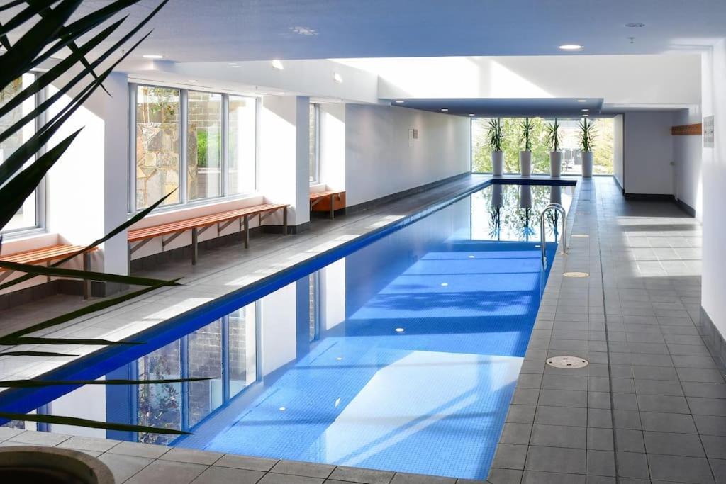 Spacious Sun-drenched Apartment, Centrally Located * Camberra