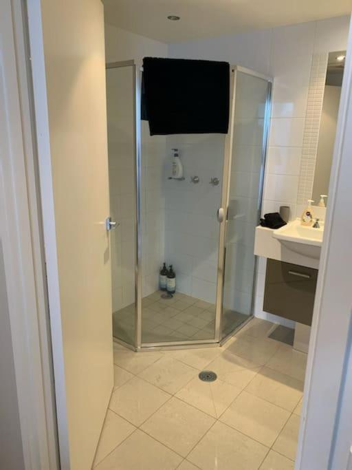 Spacious Sun-drenched Apartment, Centrally Located Camberra