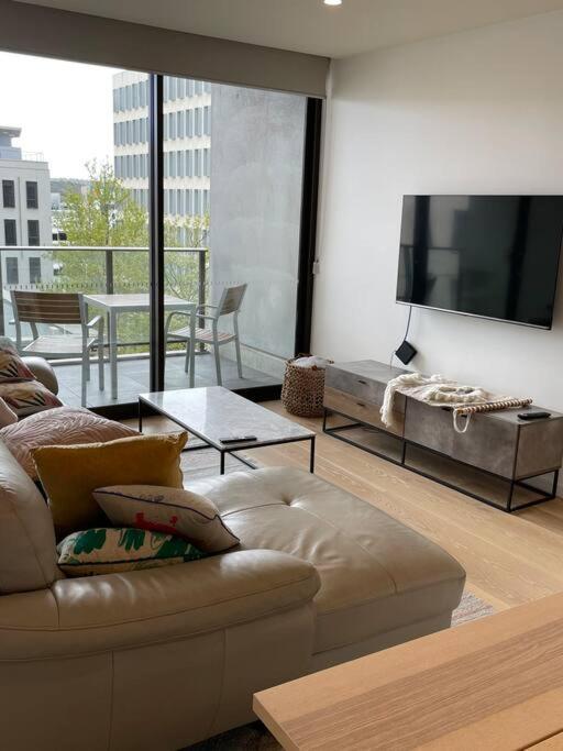Lovely Cbd Two Bedroom Free Parking * Canberra