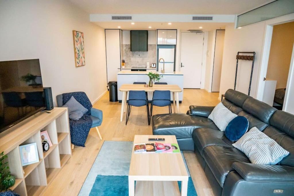 2 Bedroom Family Business Friendly Cbd Anu Apartment Canberra