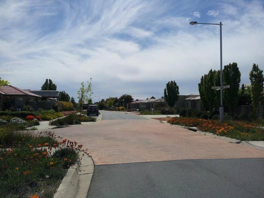 Entire 2br Sunny House @franklin,