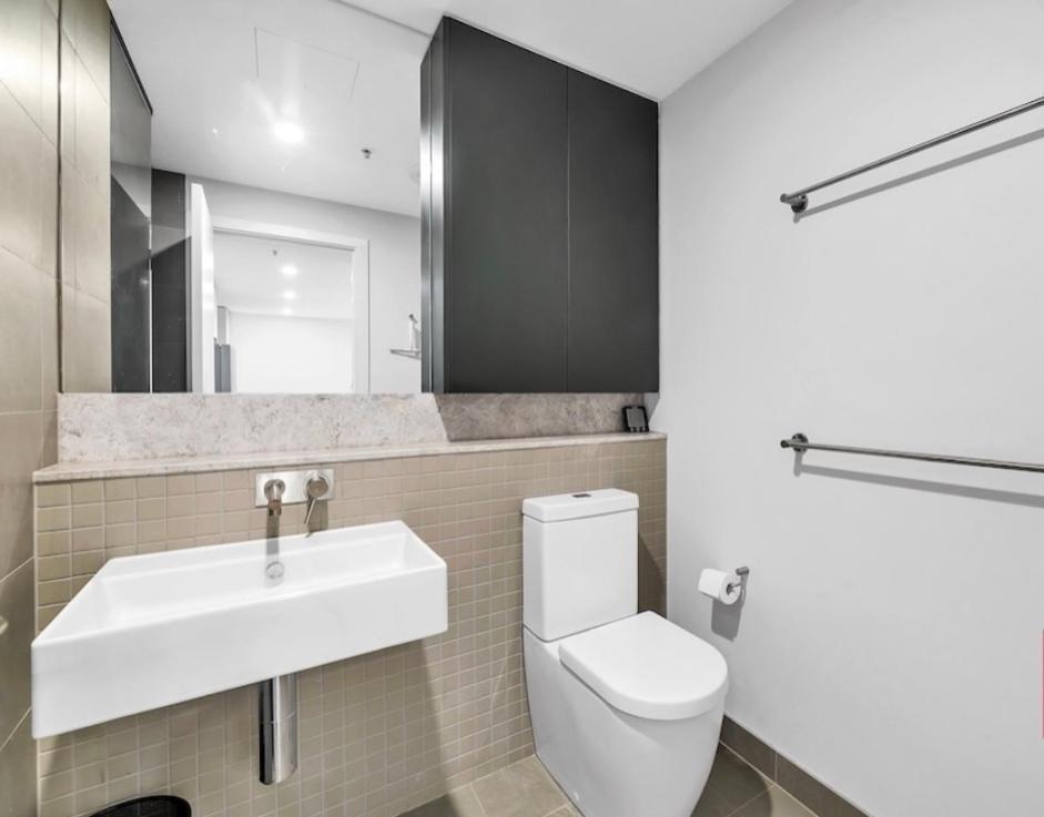 Capitol Executive * Canberra