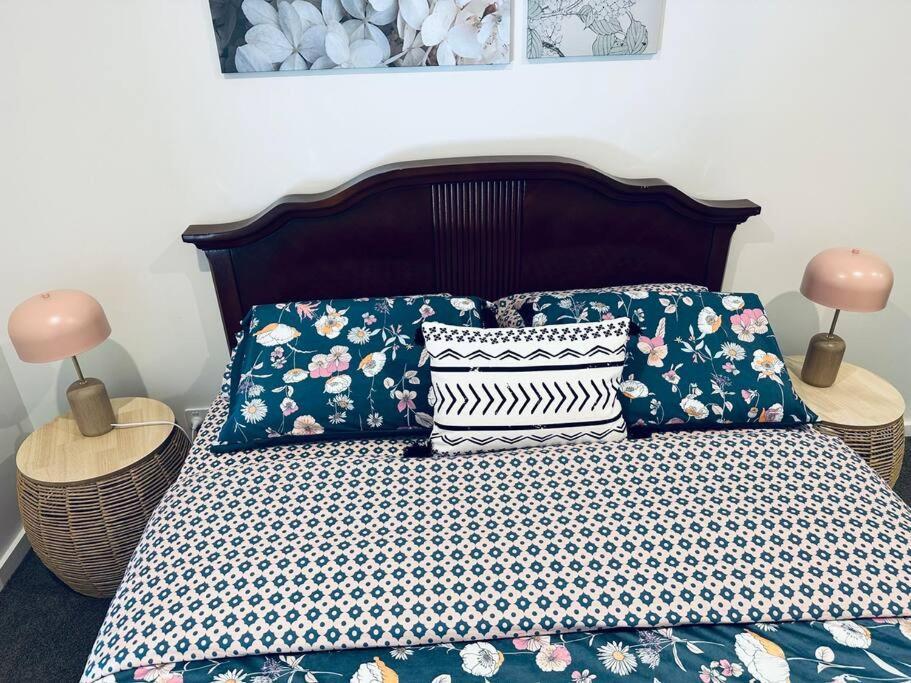 Garden View 1bd @cbd Free Parking Apartment
