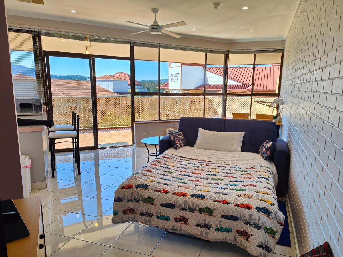 Tuggeranong Short #08c - Sleeps 6 * Camberra