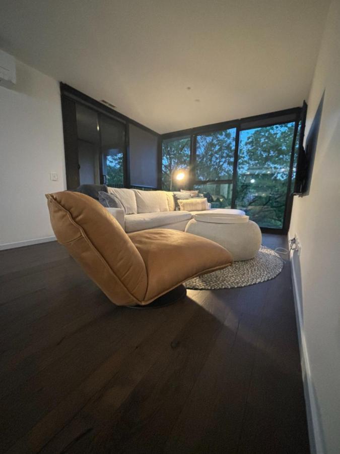Metropol 3 • Comfy• Luxury• • Free Parking * Canberra