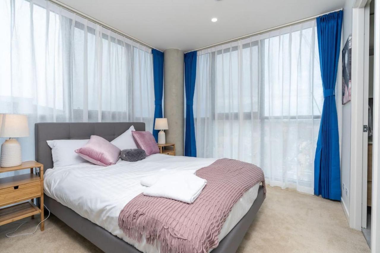 Brad17 Modern 2br 2ba Braddon