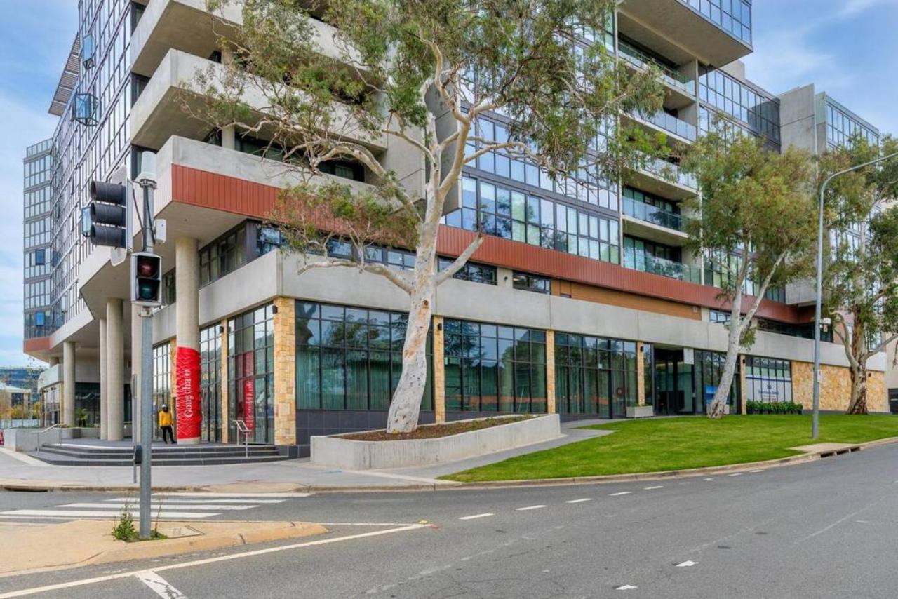 Brad17 Modern 2br 2ba Braddon Canberra