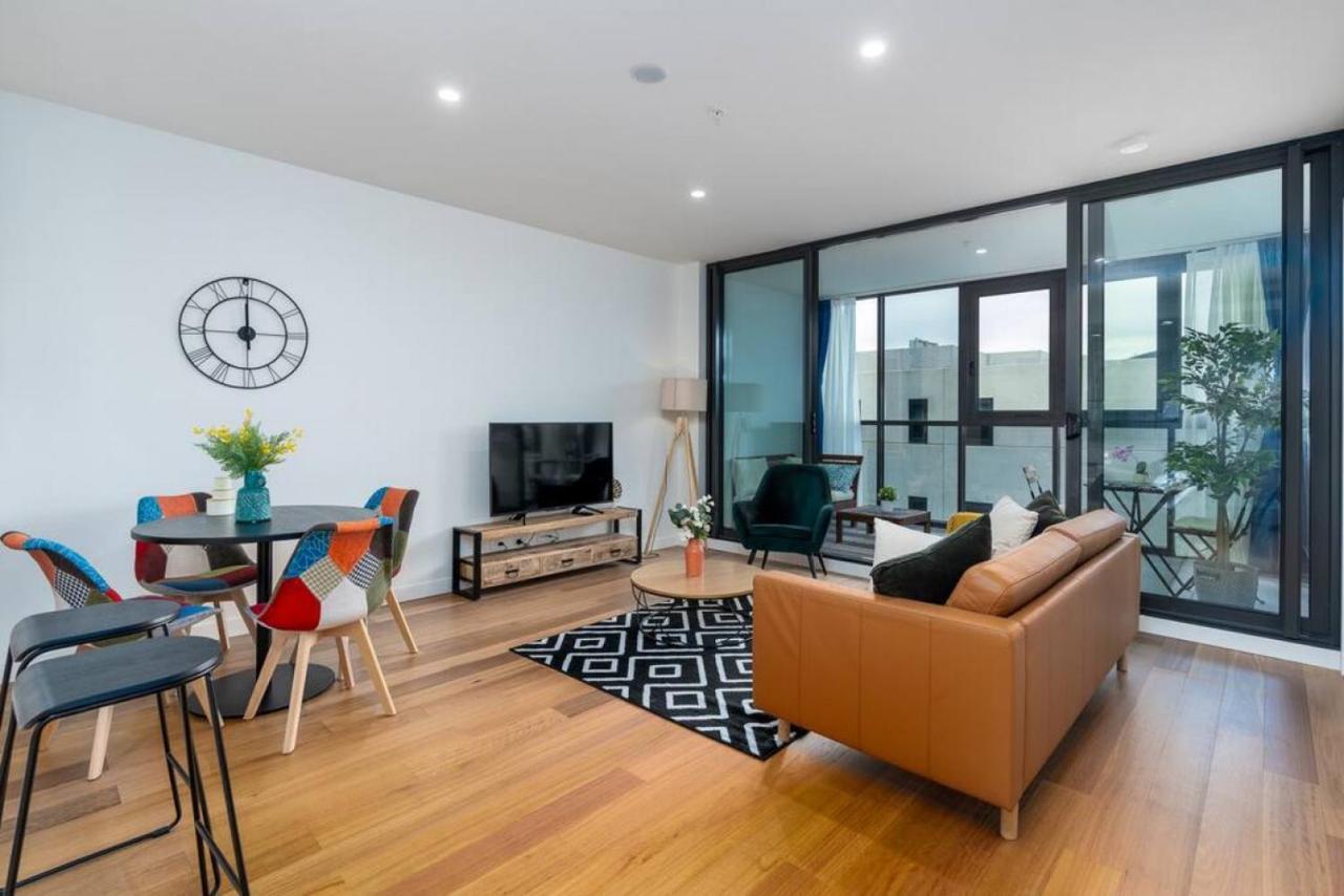Brad17 Modern 2br 2ba Braddon *