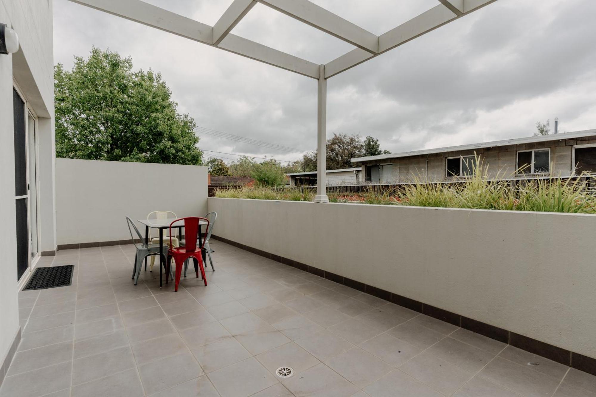 Peaceful 1-bed Close To Lonsdale St *