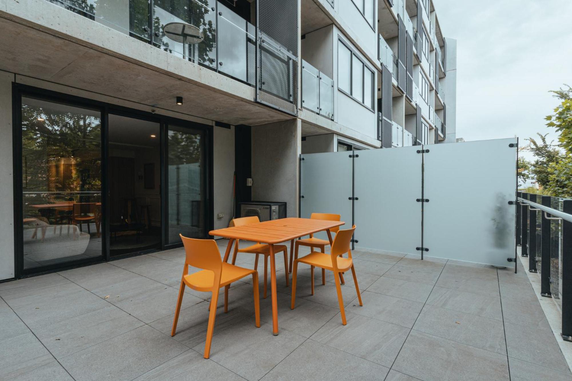 Perfect Central Located 2-bed With Secure Parking
