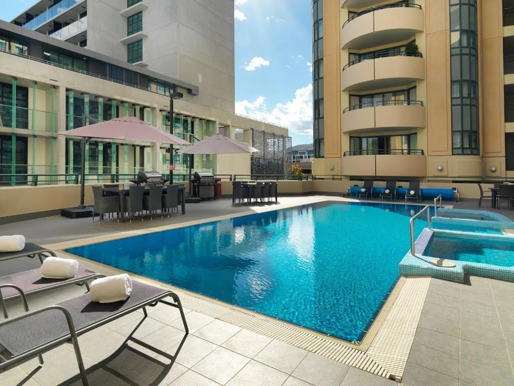 Apartment 2 Beds 2 Baths Apt In Braddon Cbd - Pool, 1 Free Parking, Gym