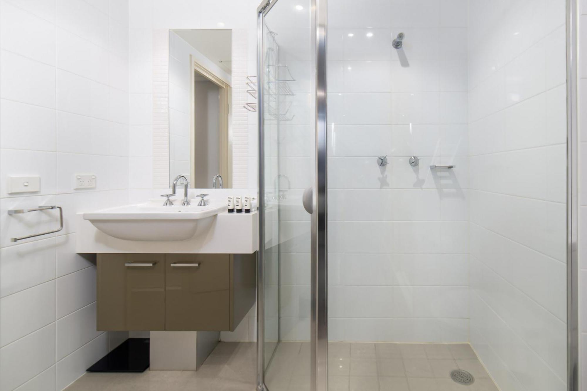 1-bed With Parking Bbq And Indoor Pool * Camberra
