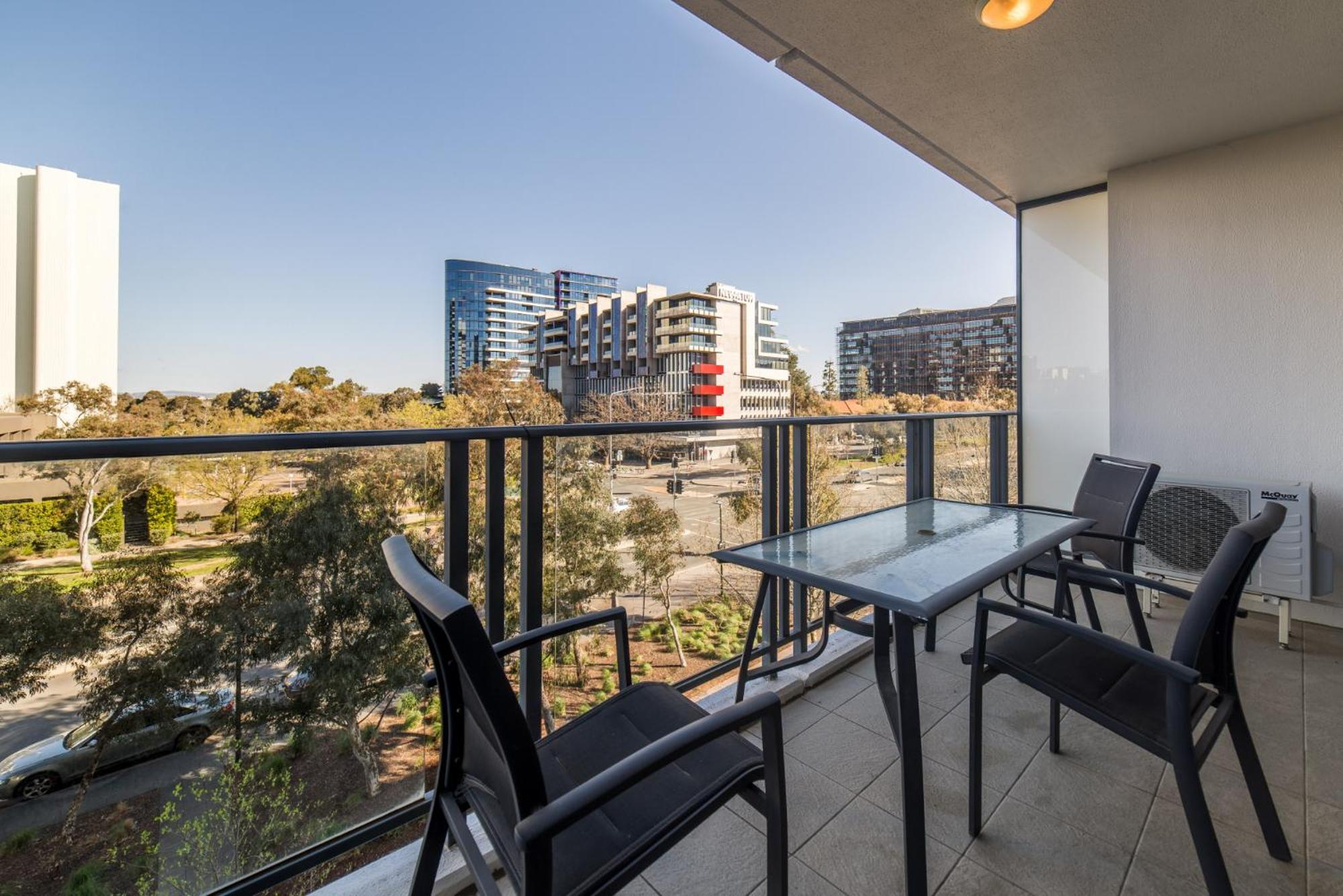 1-bed With Parking Bbq And Indoor Pool Camberra