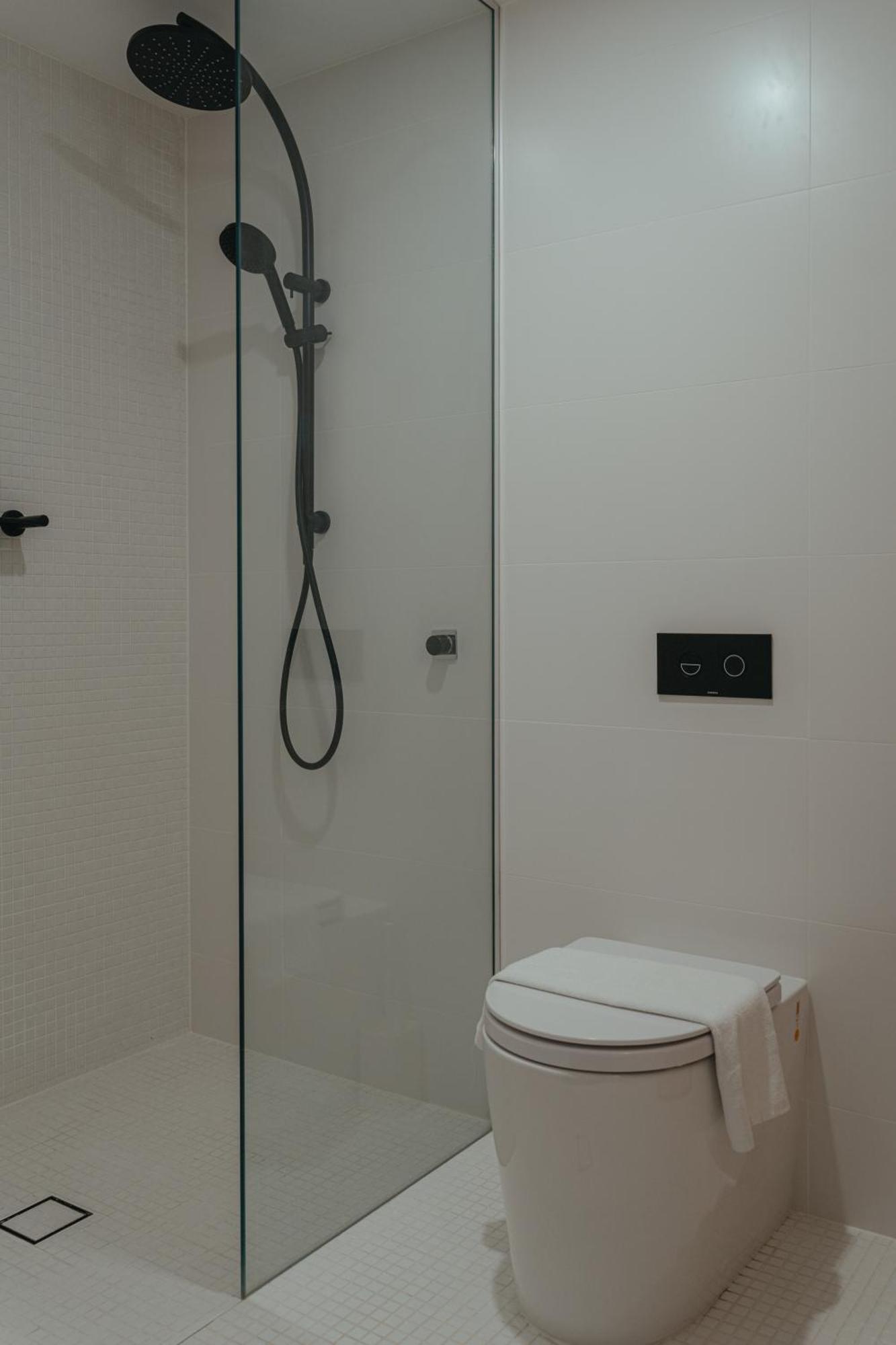 Perfect Central Located 2-bed With Secure Parking *