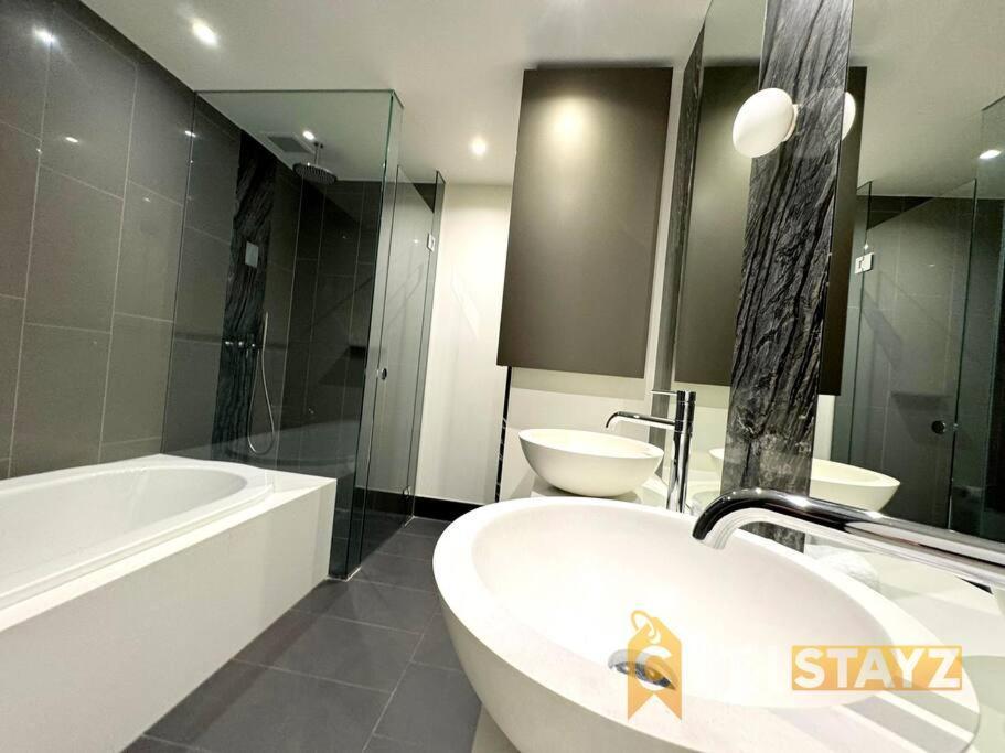 In New Acton - 2bd 2bth Apartment *
