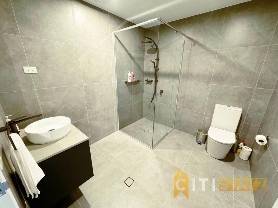 Apartment Lavish In Lyneham - 2bd 1bth *