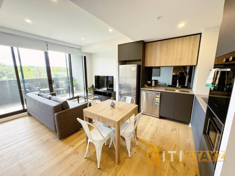 Lavish In Lyneham - 2bd 1bth