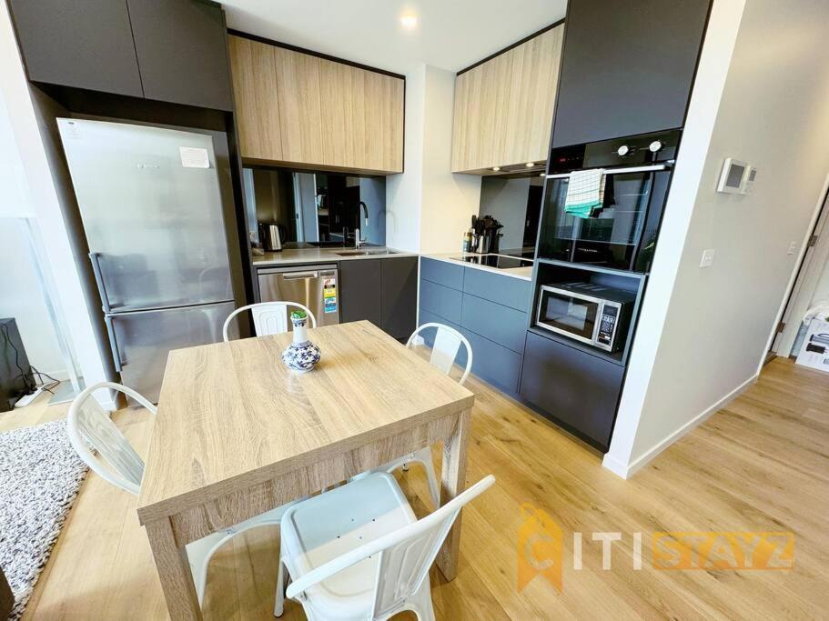 Apartment Lavish In Lyneham - 2bd 1bth Canberra