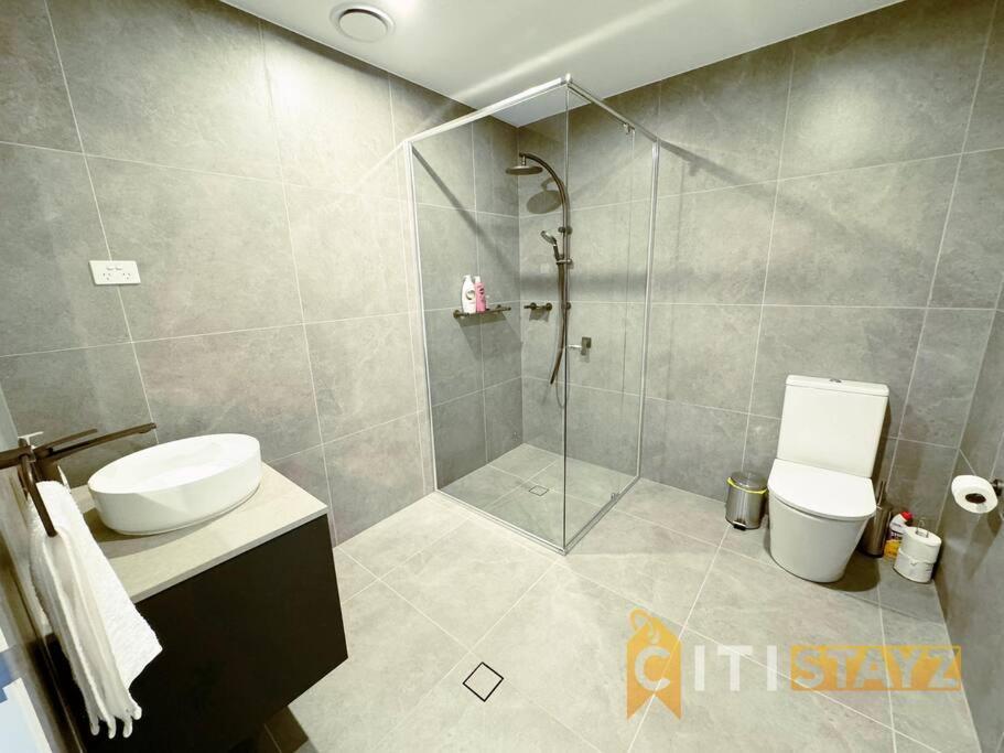 Lavish In Lyneham - 2bd 1bth Apartment