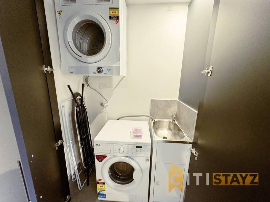 Apartment Lavish In Lyneham - 2bd 1bth Canberra