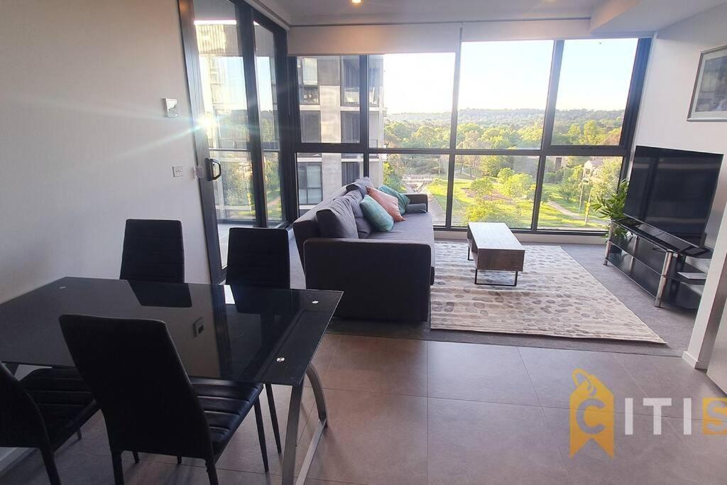 Apartment Lovely In Lyneham - 1bd 1bth *