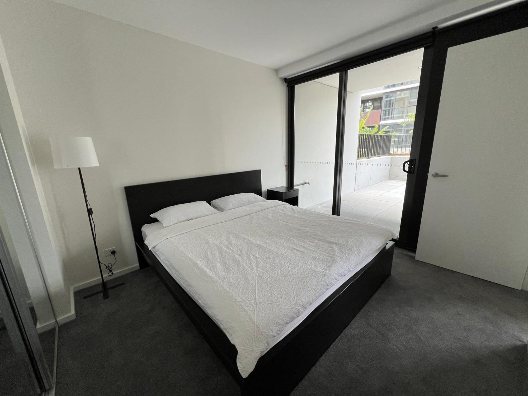 New Modern 1br Near Dickson Apartment