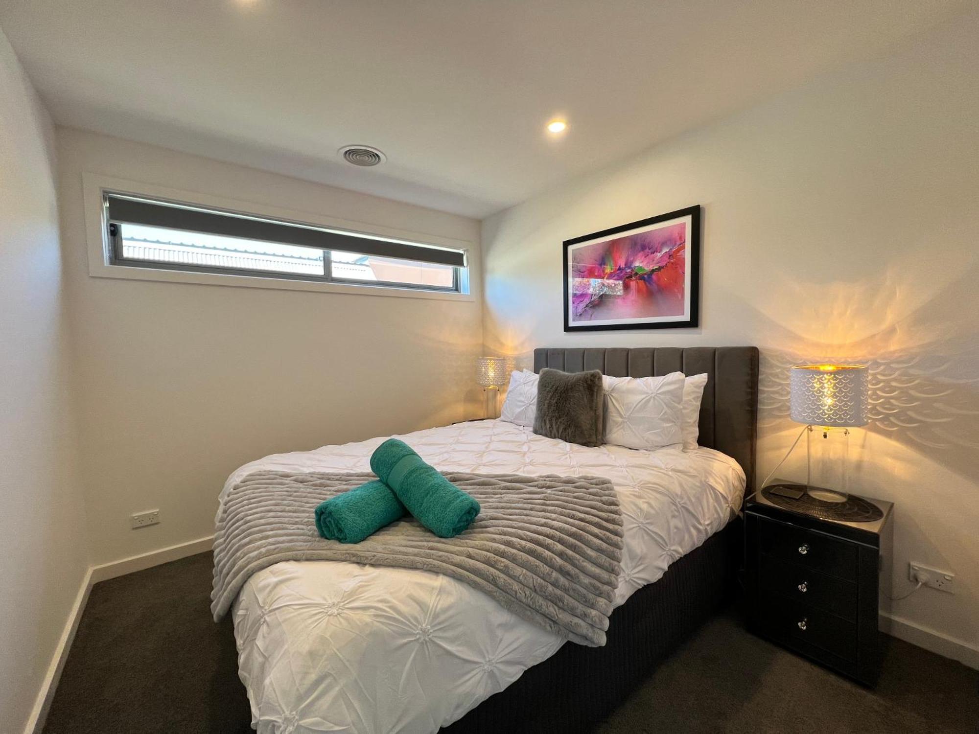 Stunning Dickson Luxe 3br 2bath Double Garage Wifi Brand New
