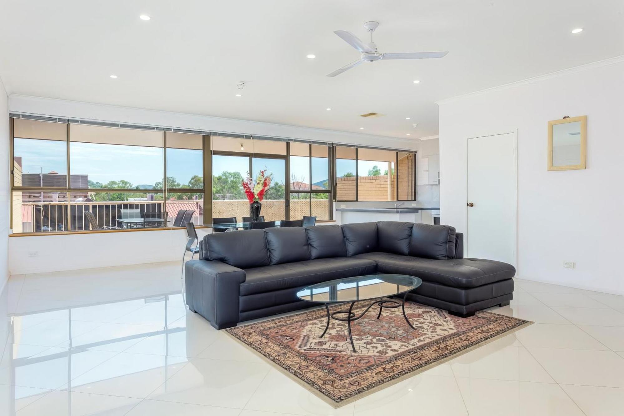 Apartment Tuggeranong Short #06c - Sleeps 6 *