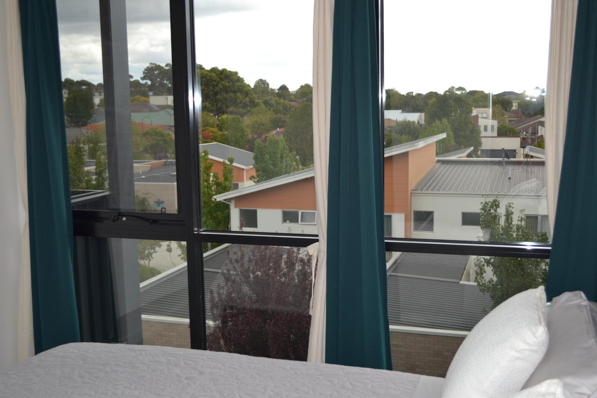 Zmith - Brooke, Near Ais, Gio Stadium, Uc, & Nth - Hospital Apartment *