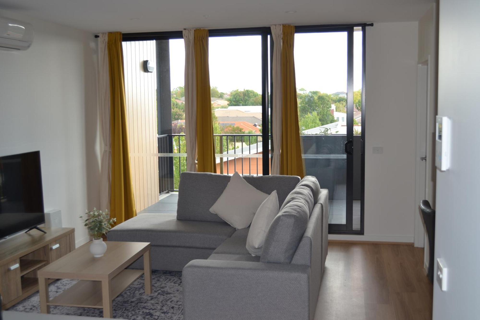 Zmith - Brooke, Near Ais, Gio Stadium, Uc, & Nth - Hospital Apartment *