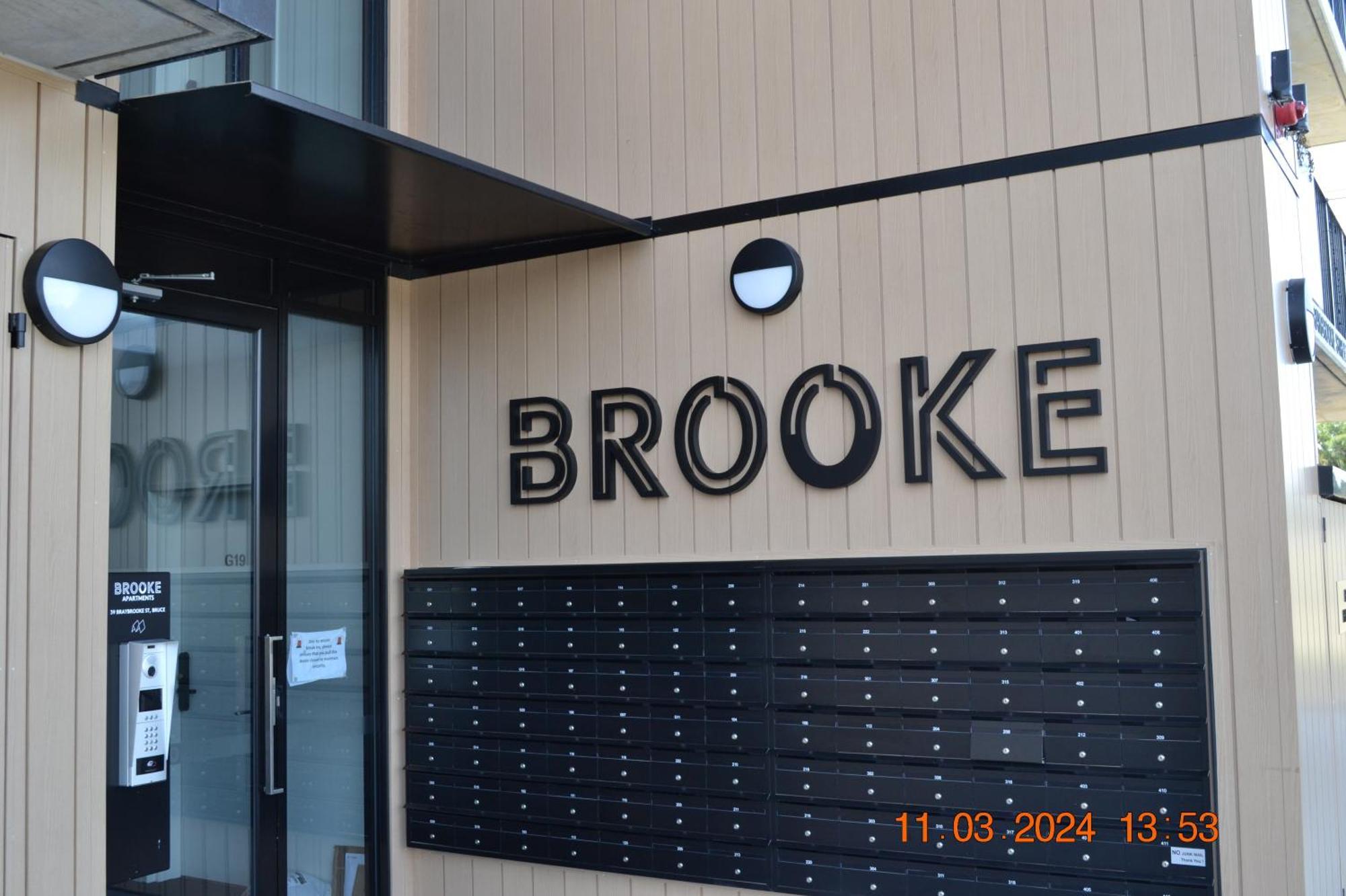 Zmith - Brooke, Near Ais, Gio Stadium, Uc, & Nth - Hospital Apartment *