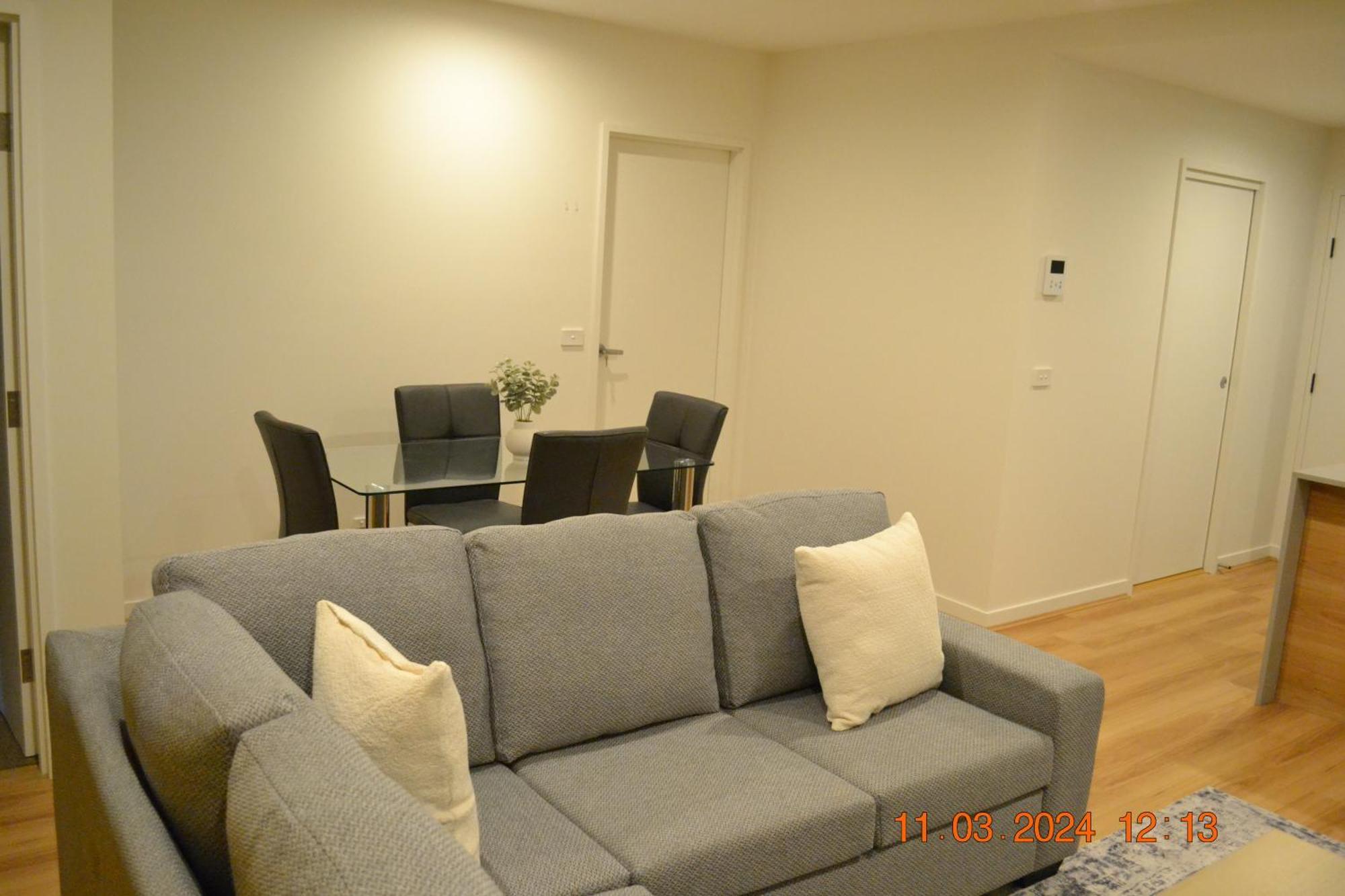 Zmith - Brooke, Near Ais, Gio Stadium, Uc, & Nth - Hospital Apartment *