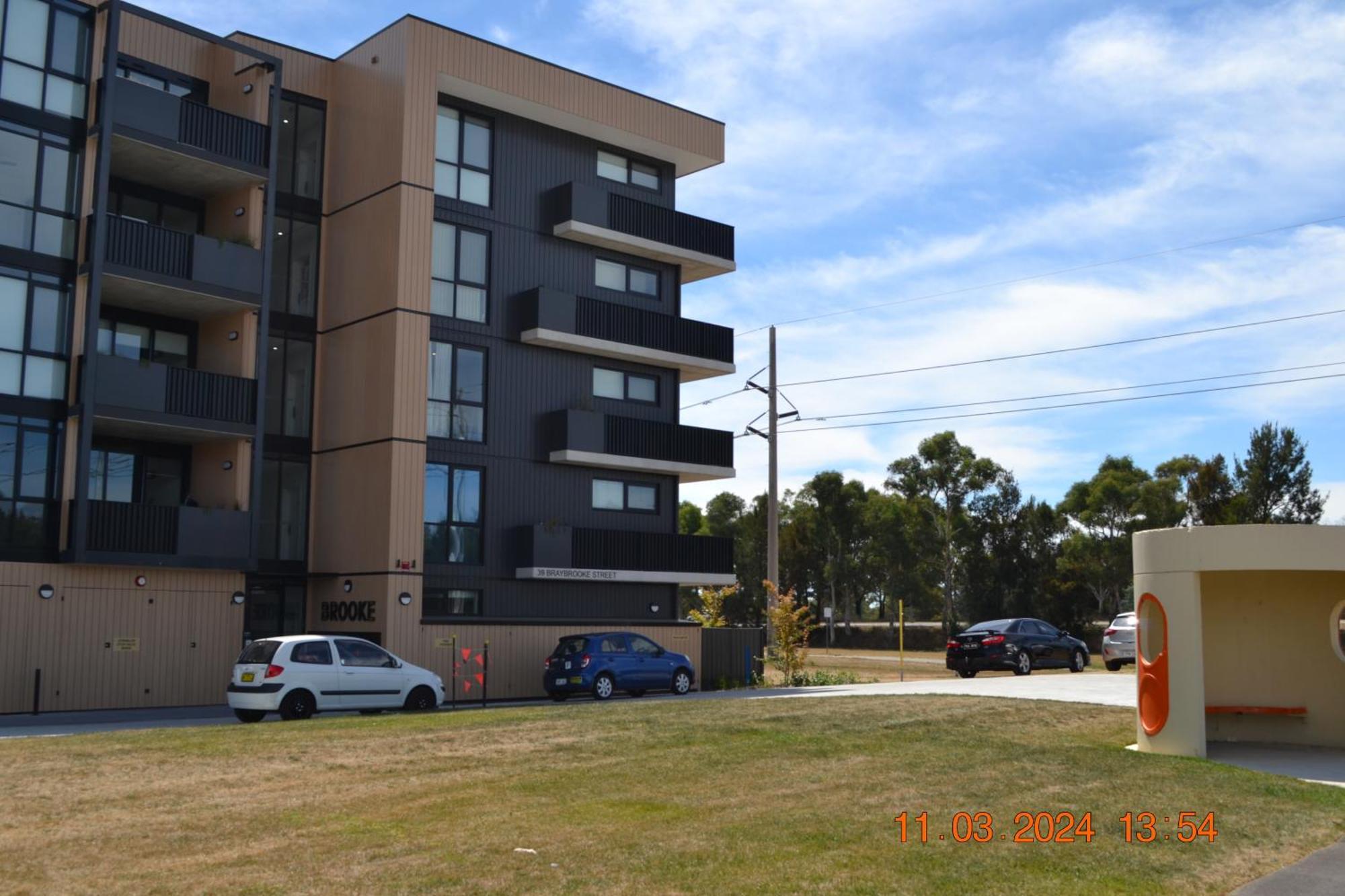 Zmith - Brooke, Near Ais, Gio Stadium, Uc, & Nth - Hospital Apartment Canberra