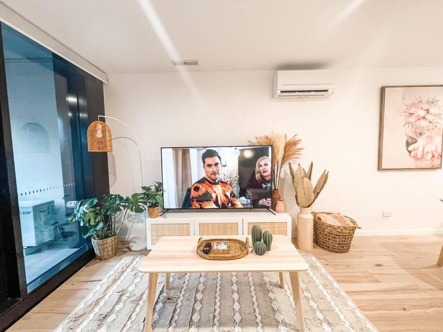 Apartment Heart Of - Pool - Parking - Self Check-in *